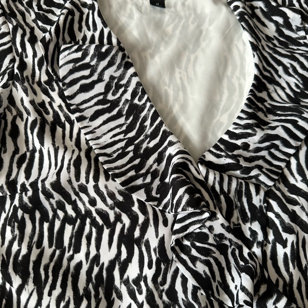 🖤 INC Zebra Print Wrap Dress | Effortless Chic & Modern‎ Grace 🦓 - Picture 4 of 6
